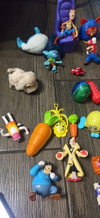Лот игрушек, MCDONALD'S, little people и много других