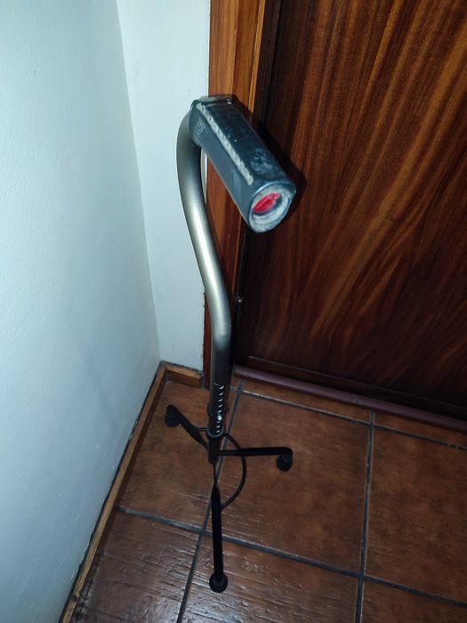 Canadiana Tripé ortopedia (usado)