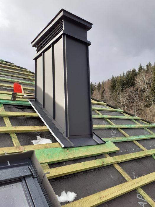 Dekarz - Naprawa Dachów, Krycie, Obróbki | Szybkie Terminy 2026