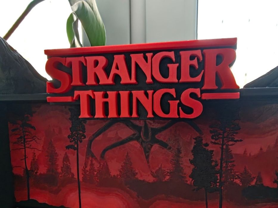 The Upside Down Display – Interaktywna Diorama Kolekcjonerska