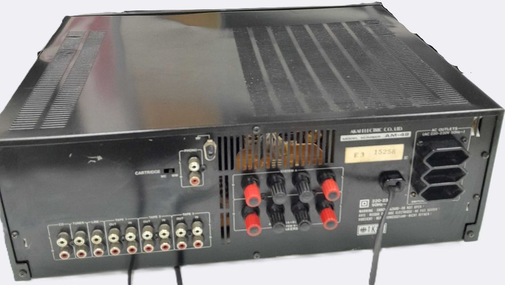 Amplificador analógico Akai AM – 49