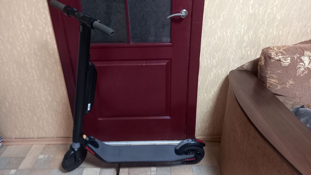 Продам электросамокат Segway ninebot