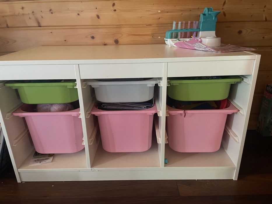 Regał z pojemnikami ikea trofast