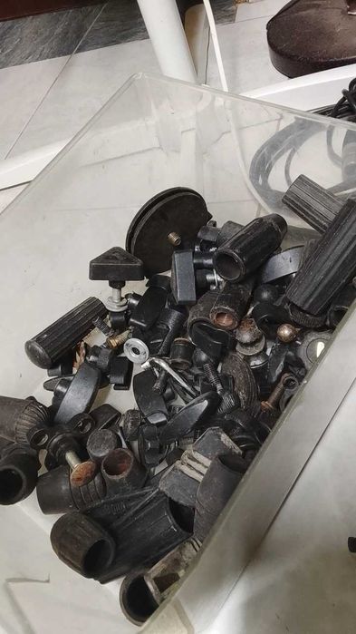 Lote de Material de Iluminação Cénica, Garras/Clamps e Controlo de Máquina de Fumo