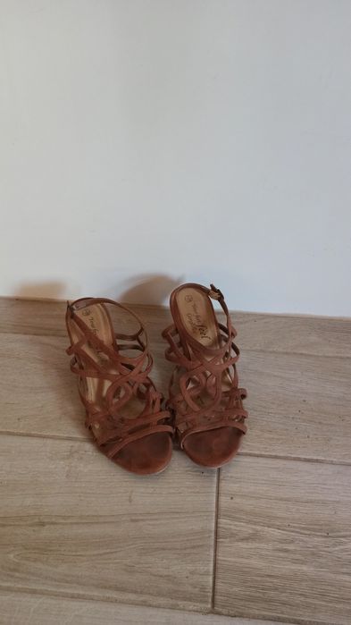 złote sandałki letnie Atmosphere 38 BDB