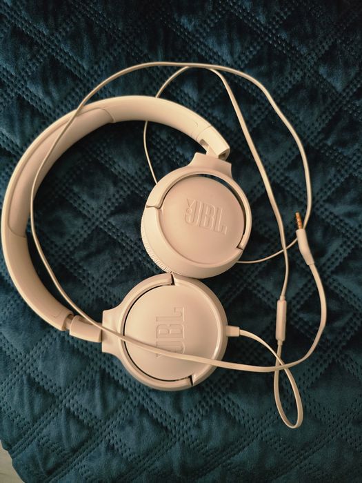 Słuchawki JBL TUNE 500M różowe
