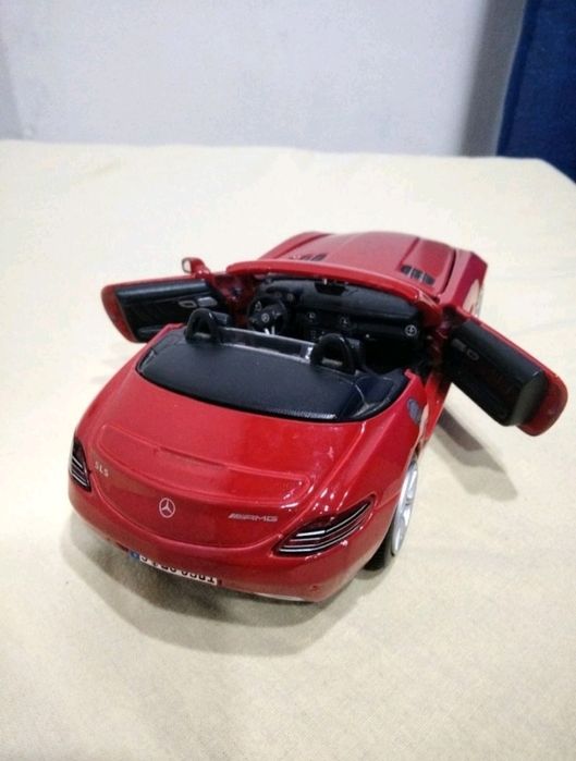 Mercedes-Benz SLS AMG Roadster, Coleção