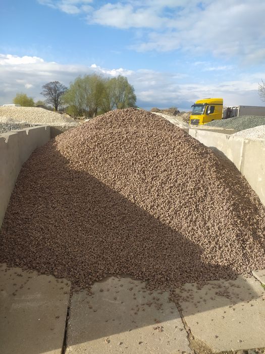Grys vanga czerwony kamień