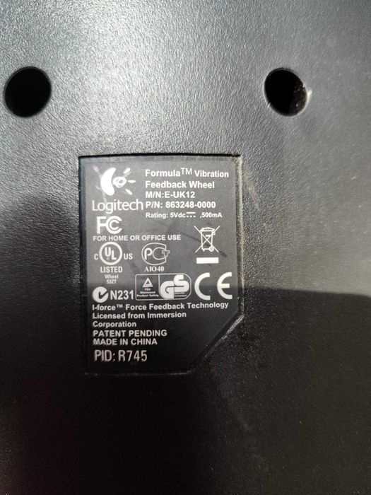 Ігрове кермо Logitech.