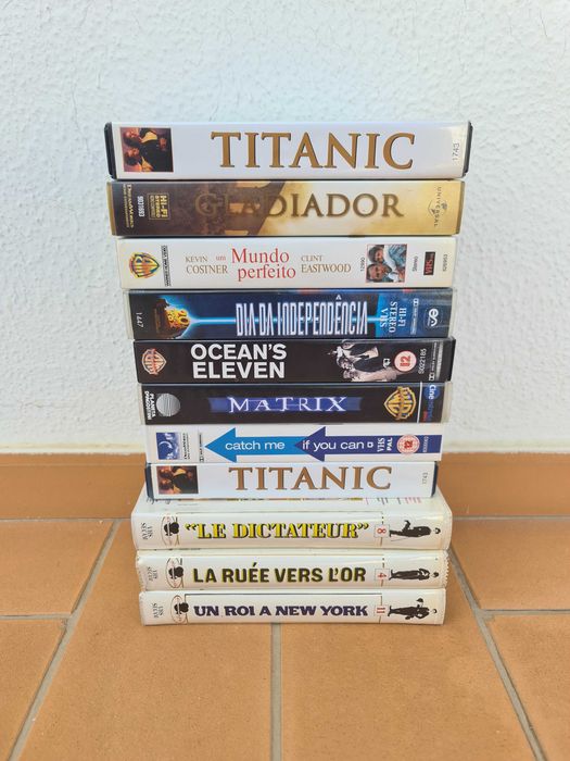 Lote 12 Filmes VHS Clássicos Titanic Matrix Gladiador Charlie Chaplin Cinema Movies Vintage Retro