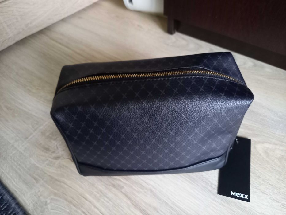 Kosmetyczka MEXX nowa z metką duża na prezent czarna elegancka