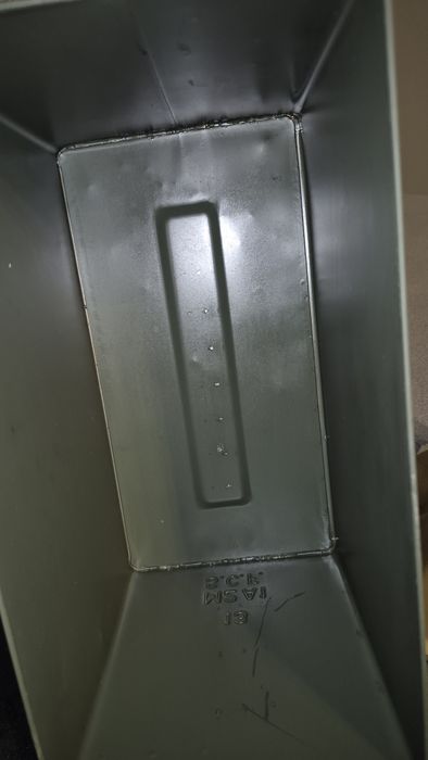 Metalowa skrzynka na amonicje