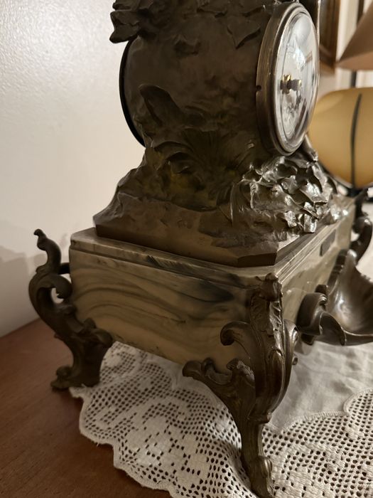 Peça Vintage - Estatueta/relógio