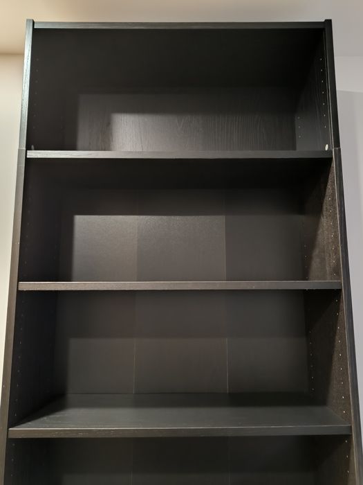 Estante preta BILLY Ikea com extensão