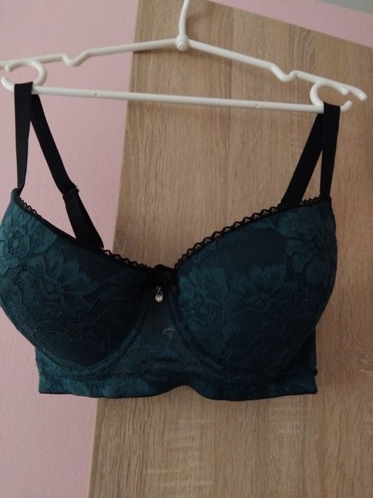 2 nowe biustonosze