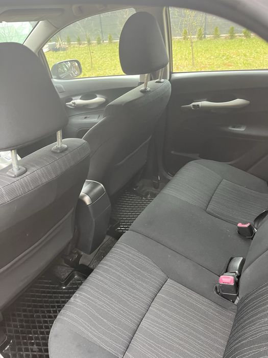 Toyota Auris  1.6 benzyna