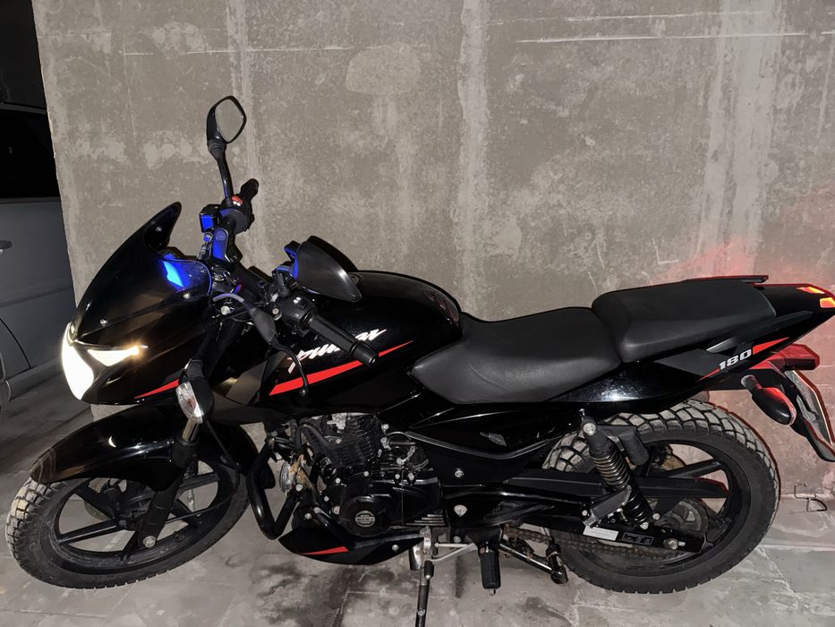 Bajaj Pulsar 180