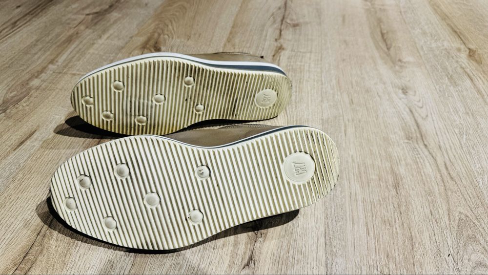 Buty CR7 42 beżowe