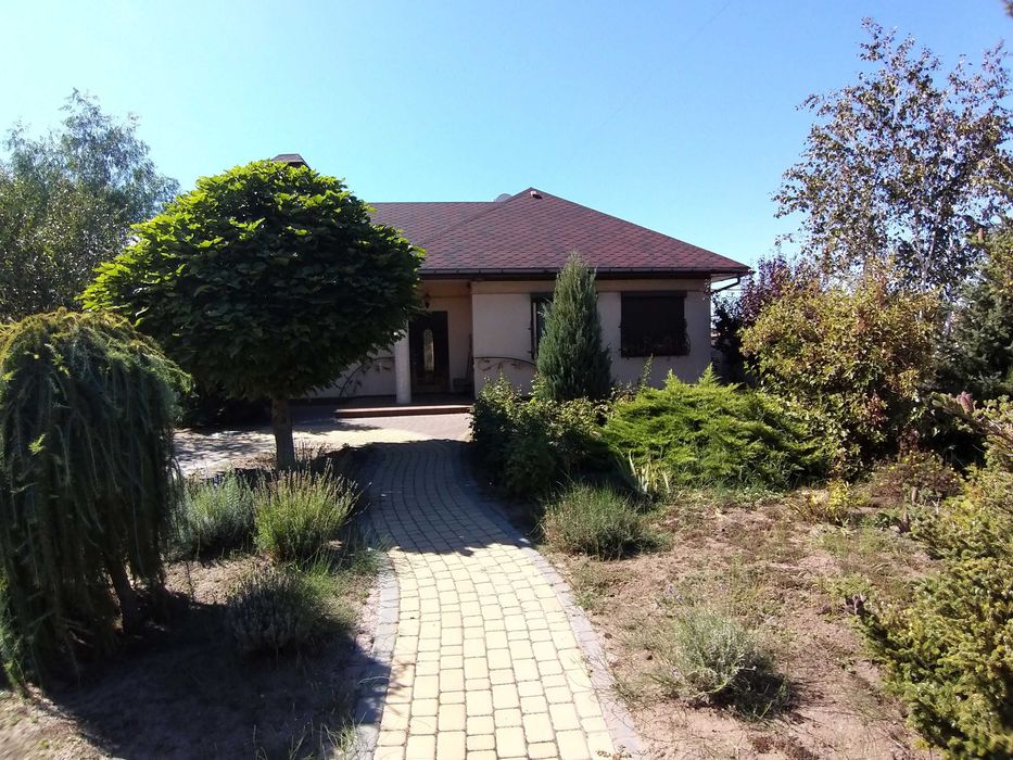 Дом на берегу реки