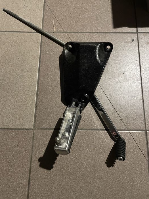 SUZUKI VZR 1800 M  Intruder podnóżek set sety podnóżki podesty nowe