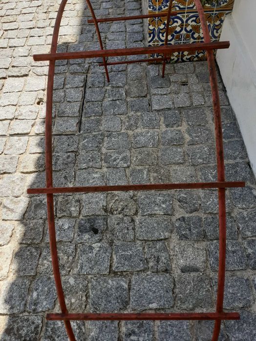Arco decorativo em ferro