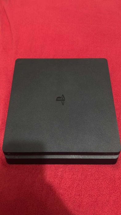 Vendo PS4 em bom estado.