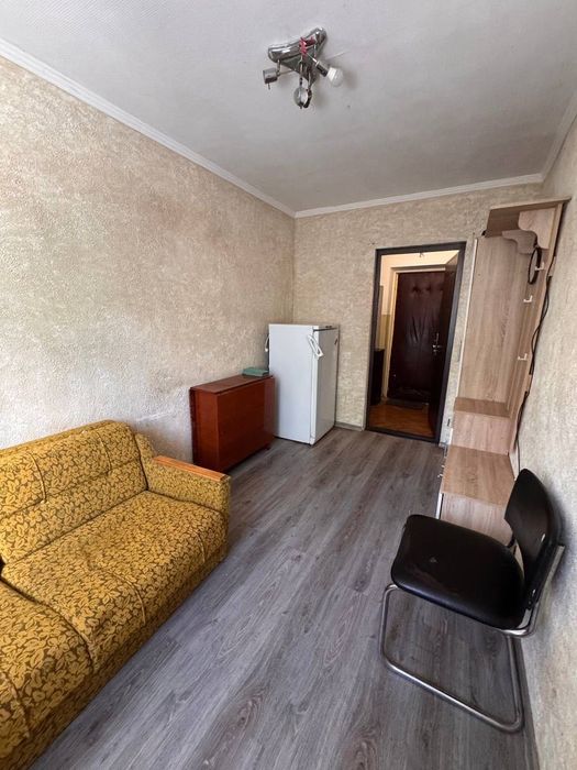 Кімната в комунальній квартирі зразкового порядку