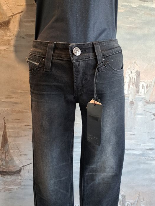 Чорные джинсы Levi's