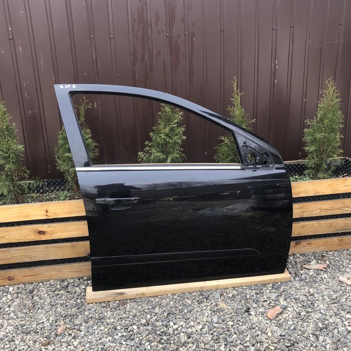 Дверка передня права Opel Astra H 04-14р. Z20R Опель Астра Аш