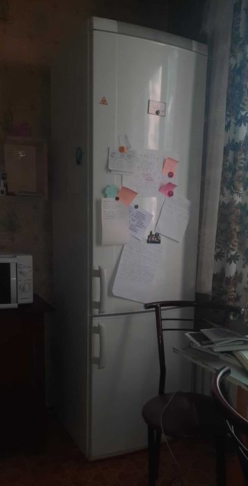 б/у холодильник Electrolux (с вместительной морозилкой). Нужен ремонт.