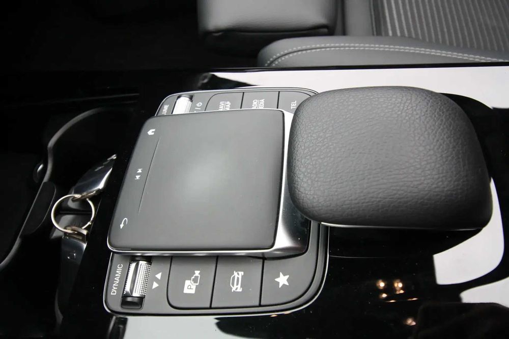 Mercedes-Benz CLA 180d Shooting brake AMG