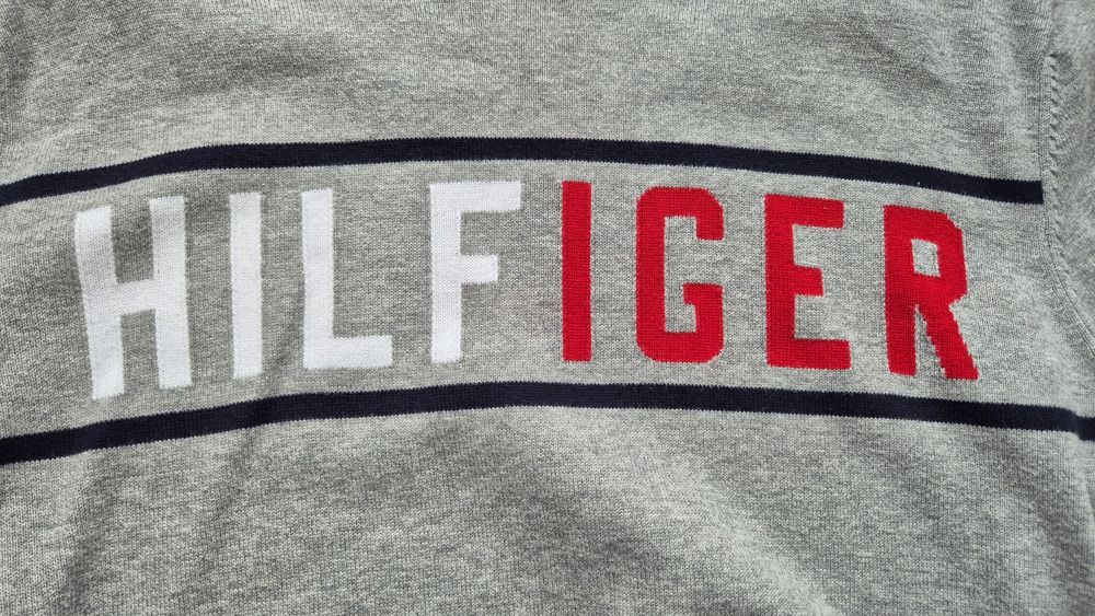 Sweter męski S Tommy Hilfiger 
Normalne ślady użytkowania I prania