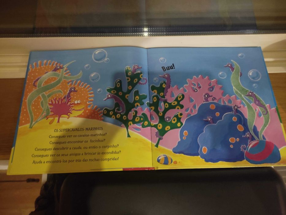 Livro infantil "O peixinho maroto e os seus amigos"