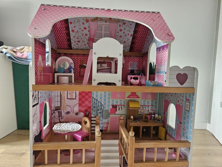 Domek dla lalek Barbie drewniany akcesoria
