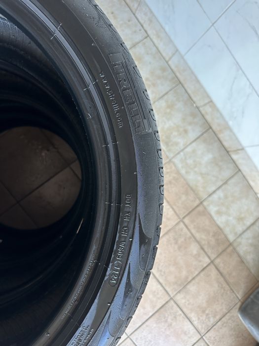 275/40/21 шини у гарному стані