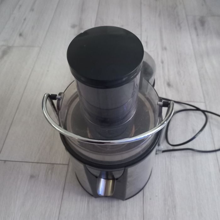 Sokowirówka CLATRONIC AE 3532.  1000W