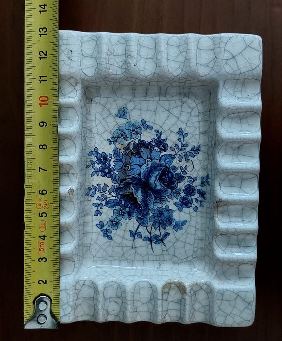 Cinzeiro com flor azul