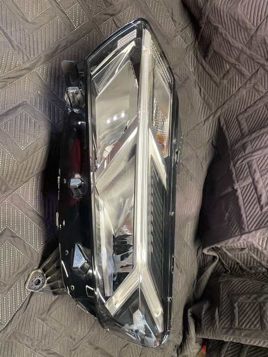 Sprzedam lewy reflektor Dacia Sandero Stepway