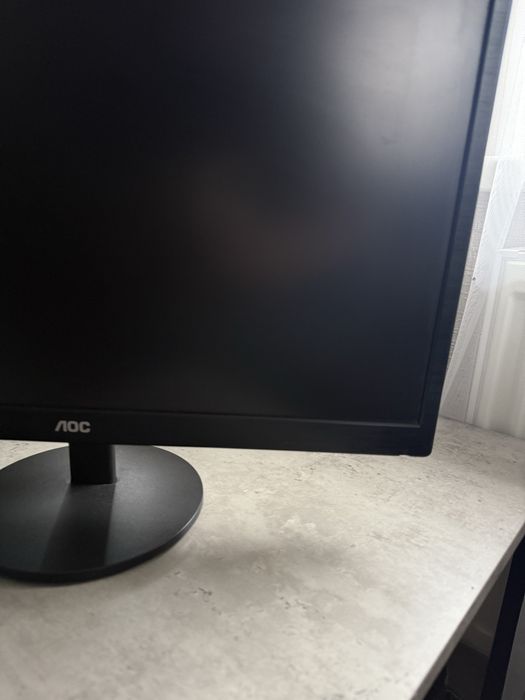 качественный ЖК-монитор AOC E2270Swn в отличном состоянии.