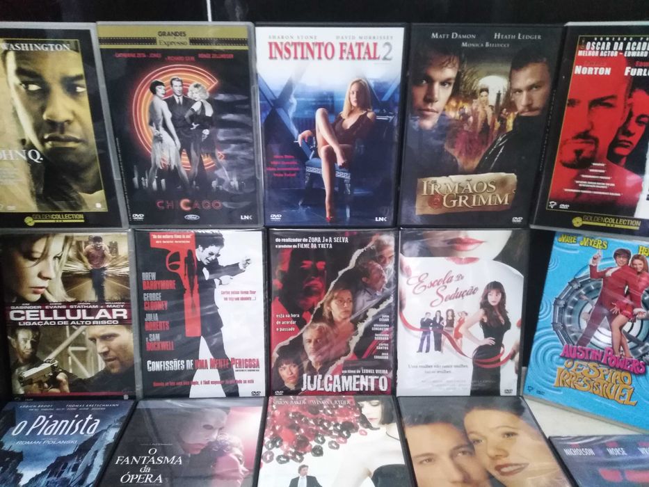Conjunto de Leitor de DVD Mitsai c/ Comando + 27 Dvds (Alguns selados)