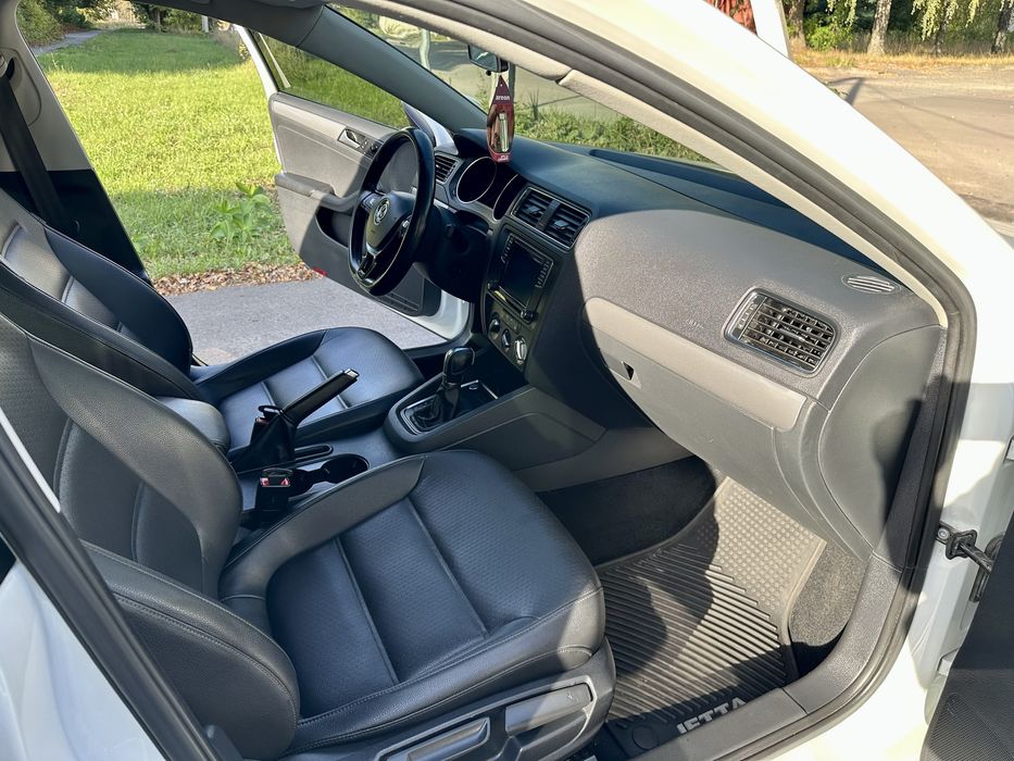 Volkwagen Jetta 1.4 TSI SE