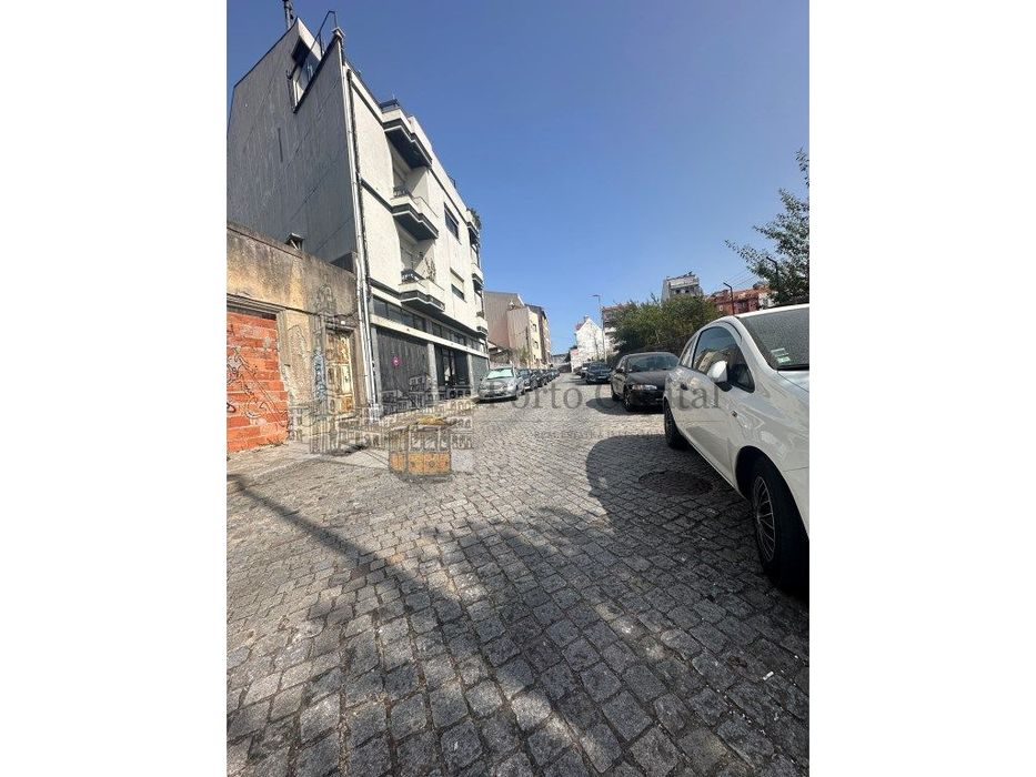 Land for Sale in Boavista/Cedofeita