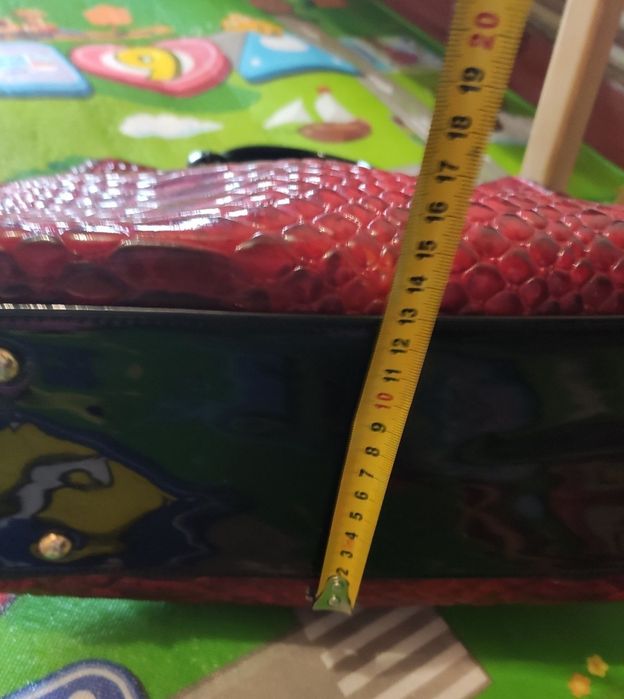 Сумка красная лаковая