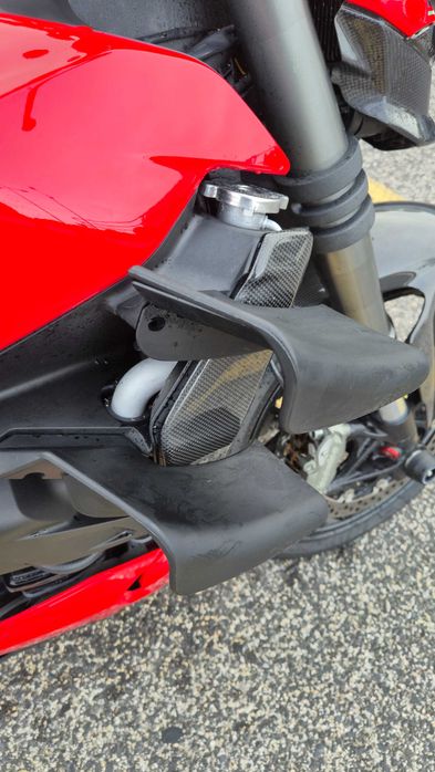 Ducati Streetfighter V2