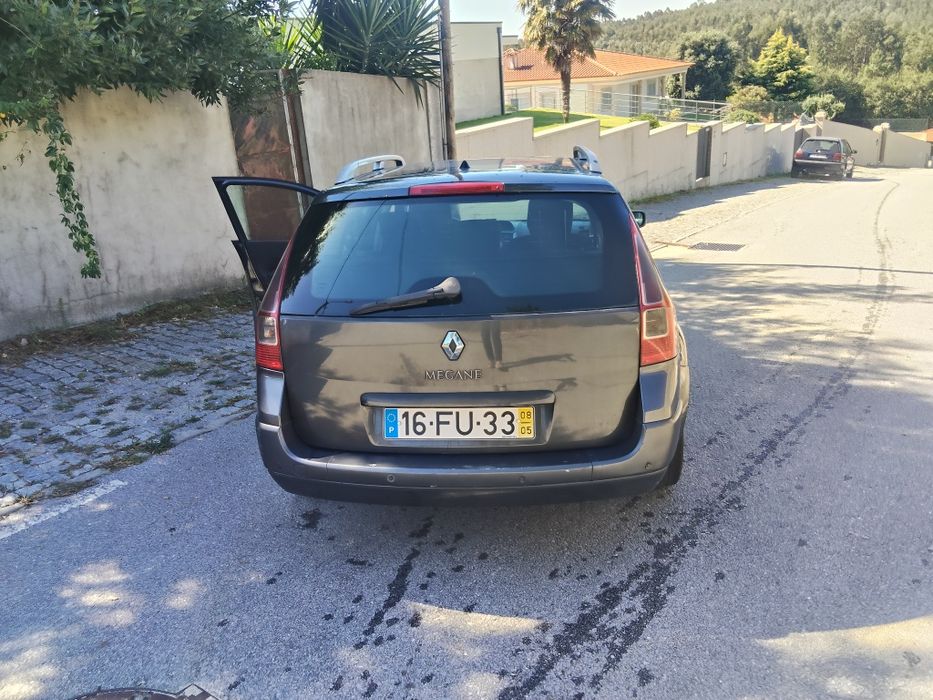 Renault Megane 1.5 dci de 115 CV revisão e distribuição feita..