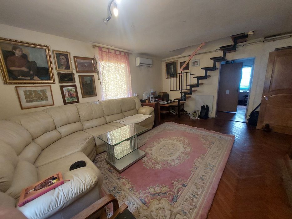 Центр! Два суміжних будинки + 24 сотих ділянка для життя та біз