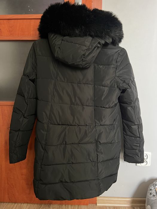 Długa kurtka zimowa czarna z kapturem
