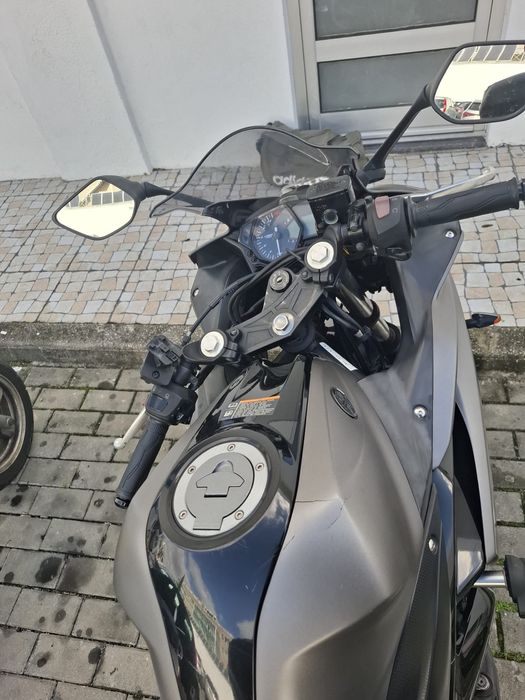 Mota Yamaha R3 2019