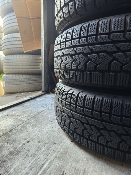 Sprzedam 4 opony 215/70 16" Kumho zimowe