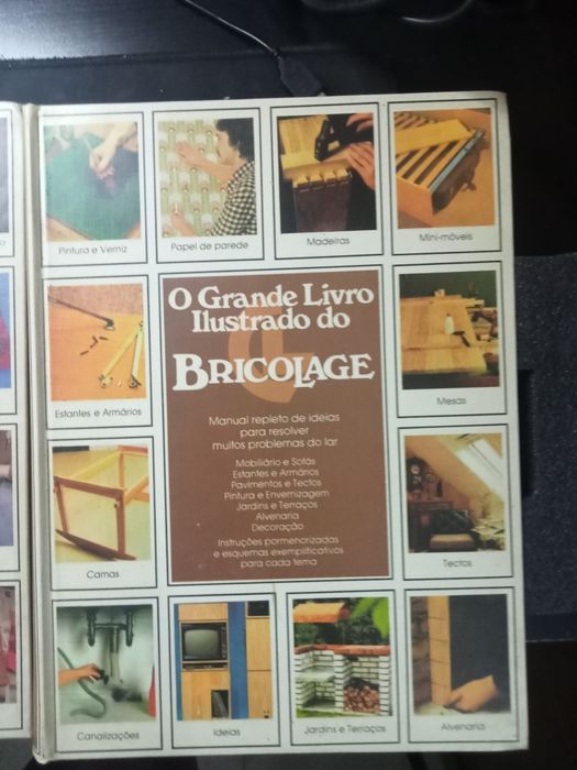 Vendo três livros de coleção.